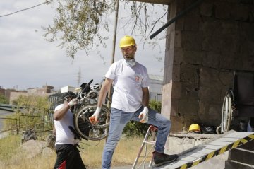 Ara Yeramian Ara Yeramian